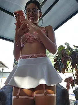 Snapshot of Pretty_roxxyy chatting on November 21, 2025, 12:26 pm Pretty roxxyy online show from November 21, 2025, 12:26 pm