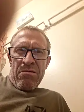 Snapshot of moasslicker chatting on October 13, 2025, 12:18 pm moasslicker online show from October 13, 2025, 12:18 pm