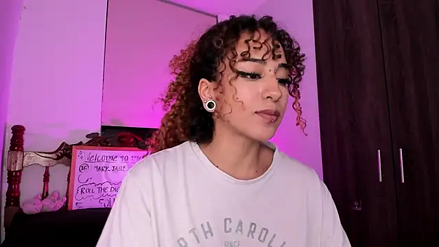 MaryJanelovers online show from April 8, 2026, 3:08 am