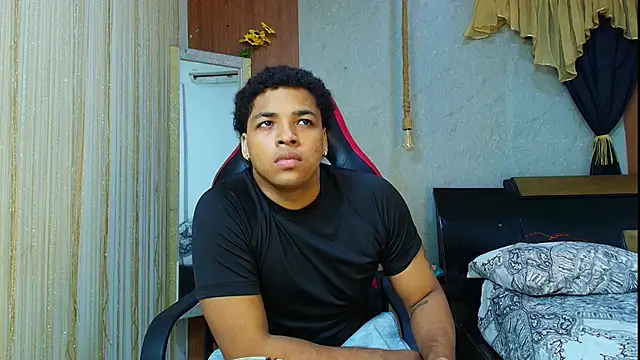 Snapshot of black_king_241 chatting on May 1, 2026, 3:44 am black king 241 online show from May 1, 2026, 3:44 am