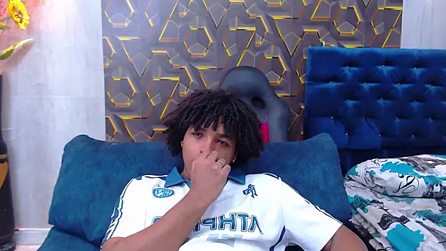 Snapshot of black_king_241 chatting on March 28, 2026, 3:07 am black king 241 online show from March 28, 2026, 3:07 am