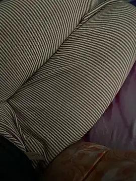 butterfly R online show from March 22, 2025, 12:35 pm