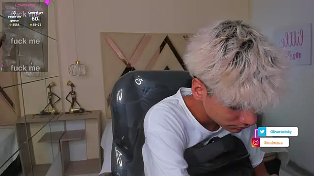 OliverTwinky online show from November 10, 2025, 1:27 pm