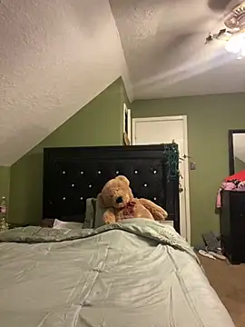 bankruptbabe online show from March 23, 2025, 8:15 am