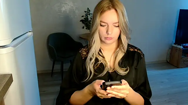 Eva   forever online show from October 28, 2025, 3:07 am