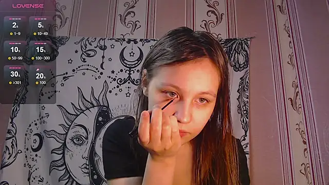 Snapshot of Thighswithspikes chatting on October 30, 2025, 10:24 am Thighswithspikes online show from October 30, 2025, 10:24 am