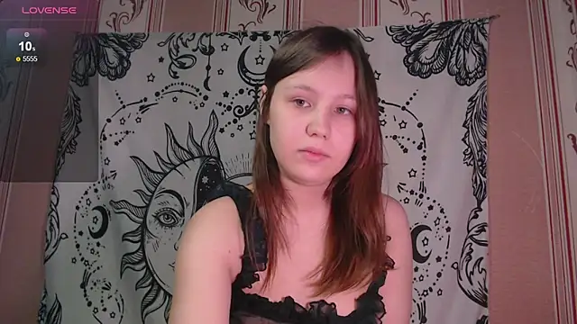 Snapshot of Thighswithspikes chatting on November 21, 2025, 10:14 am Thighswithspikes online show from November 21, 2025, 10:14 am