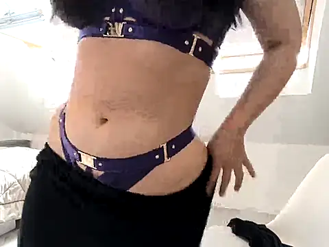 Snapshot of MoonlitLust chatting on May 22, 2026, 8:01 am MoonlitLust online show from May 22, 2026, 8:01 am