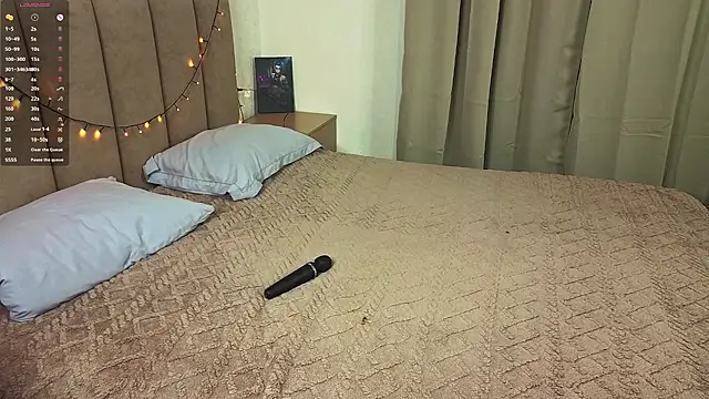 Snapshot of FancyHenley chatting on November 18, 2025, 1:43 am FancyHenley online show from November 18, 2025, 1:43 am