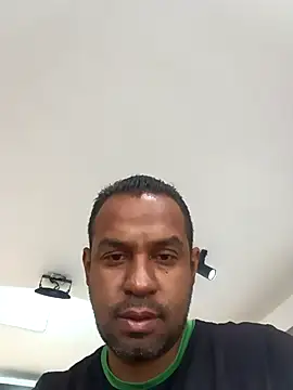 elnegro707070 online show from October 15, 2025, 11:07 am