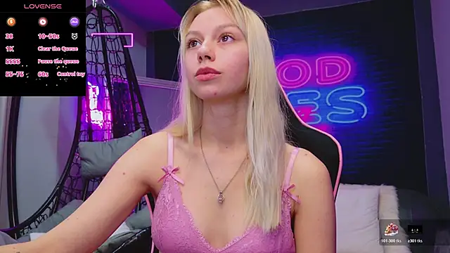 AlessiaCroft online show from November 25, 2025, 5:19 am