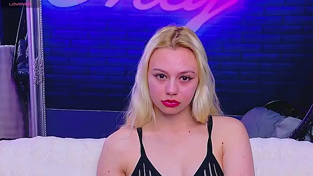 AlessiaCroft online show from May 6, 2026, 4:05 am