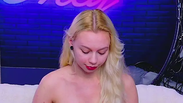 AlessiaCroft online show from May 4, 2026, 4:16 am