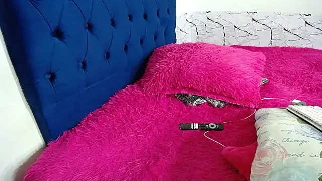 Snapshot of karolay_su chatting on December 3, 2025, 4:13 am karolay su online show from December 3, 2025, 4:13 am