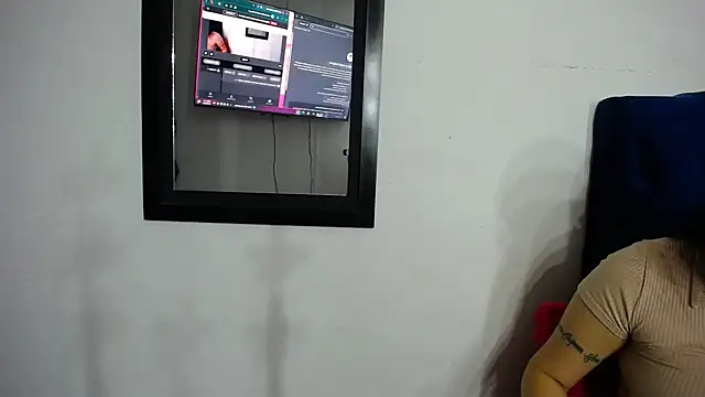 Snapshot of karolay_su chatting on October 9, 2025, 10:32 pm karolay su online show from October 9, 2025, 10:32 pm