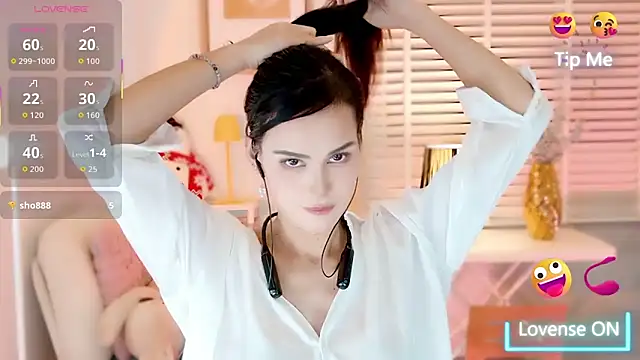 LunaBelle1984 online show from December 5, 2025, 4:05 pm