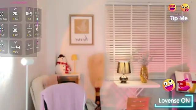 LunaBelle1984 online show from December 4, 2025, 3:22 pm