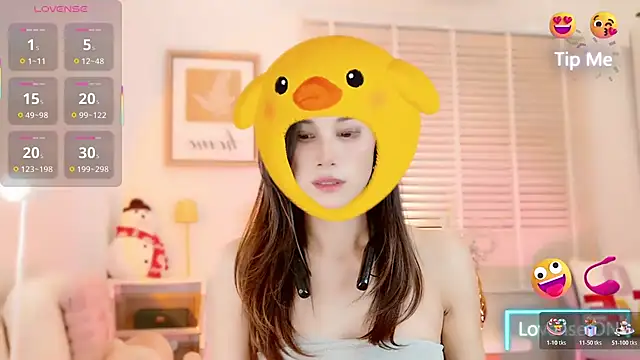 LunaBelle1984 online show from December 3, 2025, 1:54 pm