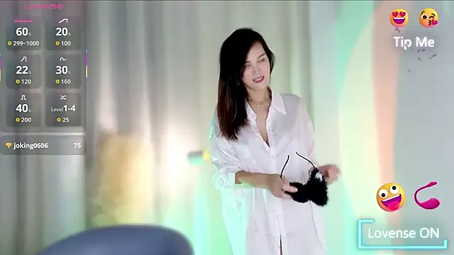 LunaBelle1984 online show from September 14, 2025, 3:56 pm