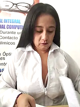 Snapshot of MELODY__06 chatting on April 12, 2026, 1:47 pm MELODY 06 online show from April 12, 2026, 1:47 pm