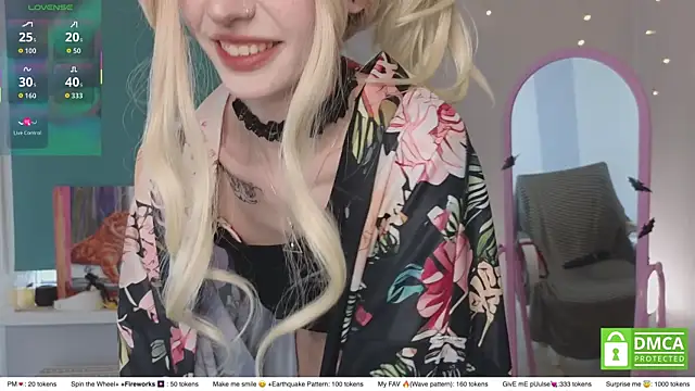 sweetuniporn online show from April 23, 2026, 12:29 pm