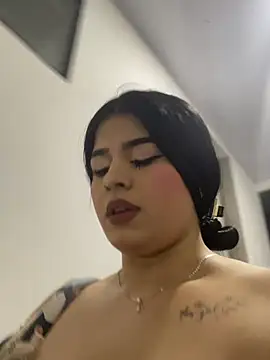 Kariina  69 online show from May 7, 2026, 1:10 am