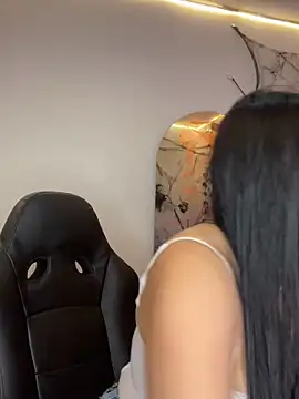 Snapshot of Kariina__69 chatting on October 26, 2025, 3:07 am Kariina 69 online show from October 26, 2025, 3:07 am