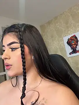 Snapshot of Kariina__69 chatting on October 29, 2025, 1:15 am Kariina 69 online show from October 29, 2025, 1:15 am