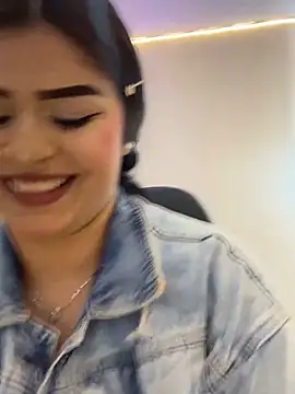 Snapshot of Kariina__69 chatting on October 12, 2025, 3:08 am Kariina 69 online show from October 12, 2025, 3:08 am