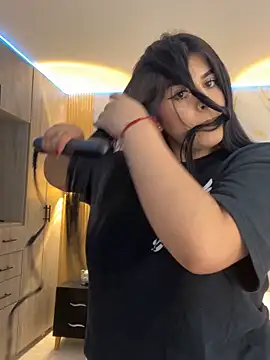 Kariina  69 online show from December 19, 2025, 3:43 am