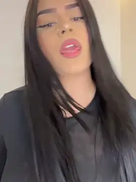 Snapshot of Kariina__69 chatting on December 4, 2025, 3:38 am Kariina 69 online show from December 4, 2025, 3:38 am