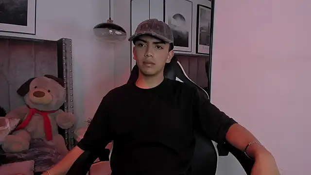 Niick Twink online show from September 19, 2025, 7:40 pm