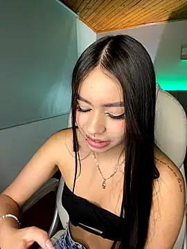 Cristina pinkk online show from November 18, 2025, 3:10 am