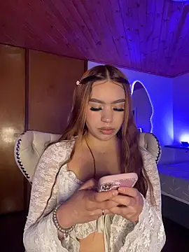 Snapshot of Cristina_pinkk chatting on February 20, 2026, 6:26 am Cristina pinkk online show from February 20, 2026, 6:26 am