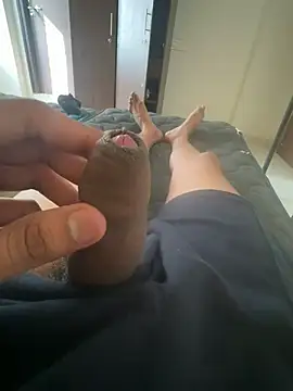 hotslimguy online show from March 21, 2025, 10:28 am