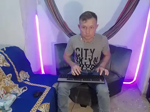 Snapshot of hot_mann11 chatting on March 4, 2026, 12:18 am hot mann11 online show from March 4, 2026, 12:18 am