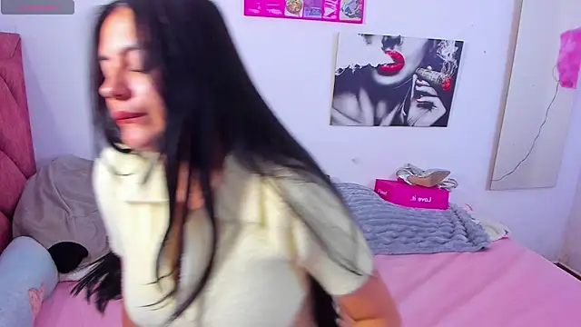 mialeia01 online show from November 29, 2025, 2:50 pm