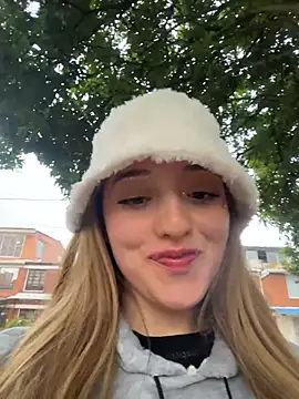 Baby  Otaku online show from February 24, 2026, 10:43 pm