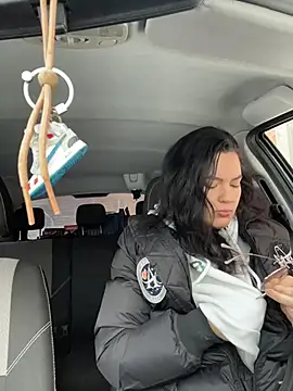 Snapshot of MeekyRich chatting on December 3, 2025, 4:35 am MeekyRich online show from December 3, 2025, 4:35 am