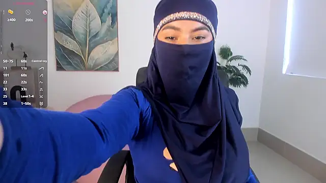 Snapshot of kylie_soraya chatting on October 9, 2025, 5:35 pm kylie soraya online show from October 9, 2025, 5:35 pm