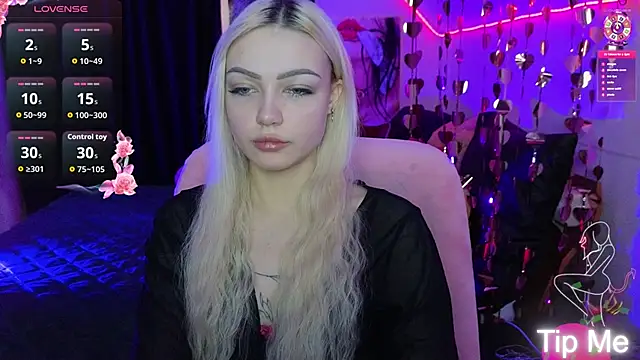 Snapshot of LinaLirian chatting on February 18, 2026, 10:12 am LinaLirian online show from February 18, 2026, 10:12 am