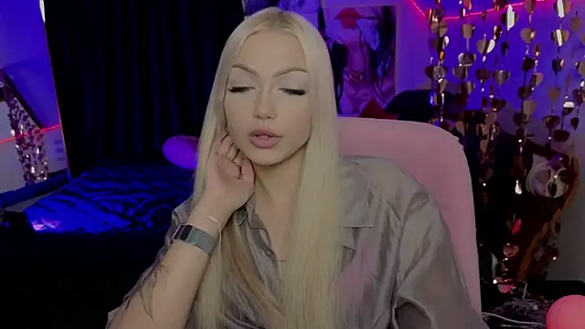 Snapshot of LinaLirian chatting on July 28, 2026, 10:34 am LinaLirian online show from July 28, 2026, 10:34 am