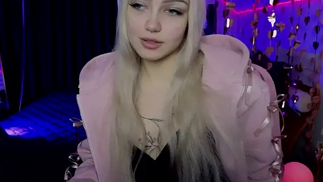 Snapshot of LinaLirian chatting on March 23, 2026, 10:04 am LinaLirian online show from March 23, 2026, 10:04 am