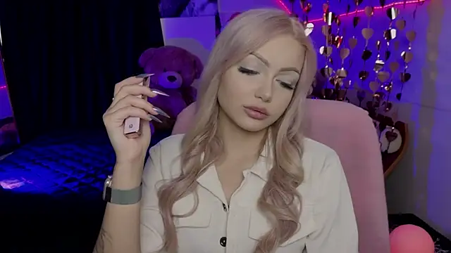 Snapshot of LinaLirian chatting on July 22, 2026, 10:39 am LinaLirian online show from July 22, 2026, 10:39 am