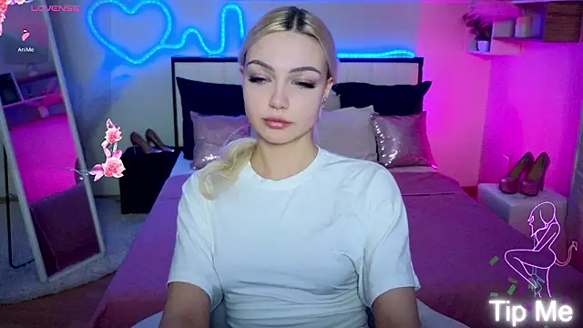 Snapshot of LinaLirian chatting on February 10, 2026, 2:38 pm LinaLirian online show from February 10, 2026, 2:38 pm