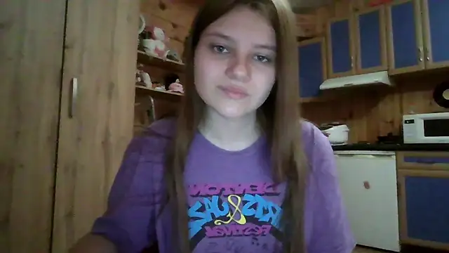 Snapshot of Little_shygirl chatting on September 28, 2025, 2:18 am Little shygirl online show from September 28, 2025, 2:18 am