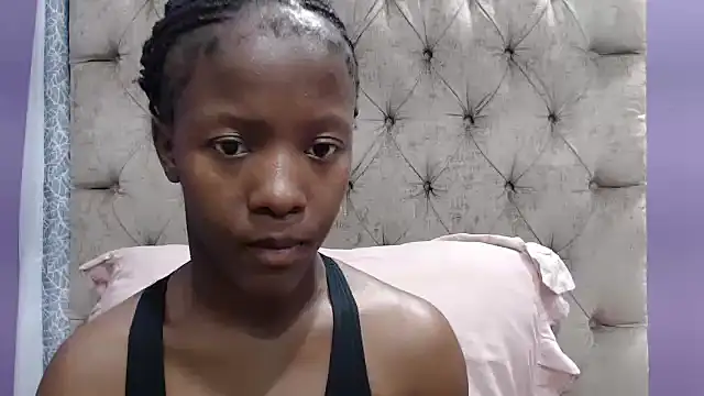 Snapshot of sexykea2002x chatting on October 18, 2025, 7:10 am sexykea2002x online show from October 18, 2025, 7:10 am