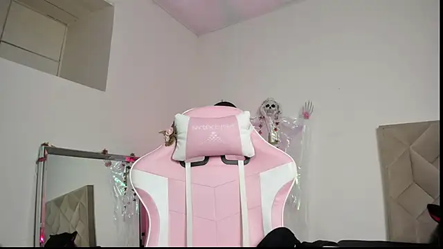 Snapshot of Paprika_ chatting on November 1, 2025, 6:24 pm Paprika online show from November 1, 2025, 6:24 pm