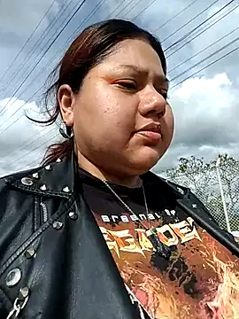 Snapshot of Paprika_ chatting on December 2, 2025, 7:37 pm Paprika online show from December 2, 2025, 7:37 pm