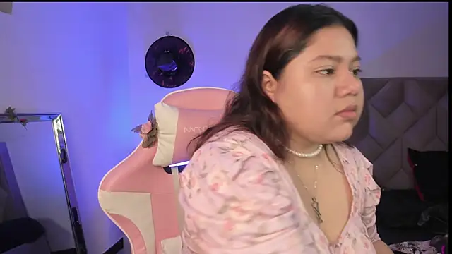 Snapshot of Paprika_ chatting on November 20, 2025, 6:19 pm Paprika online show from November 20, 2025, 6:19 pm